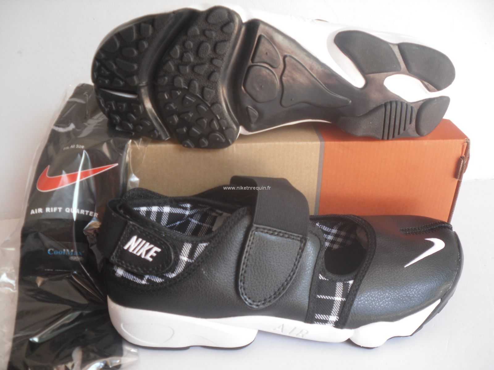 Parfaite Des Chaussures Nike Rift Shox Noir